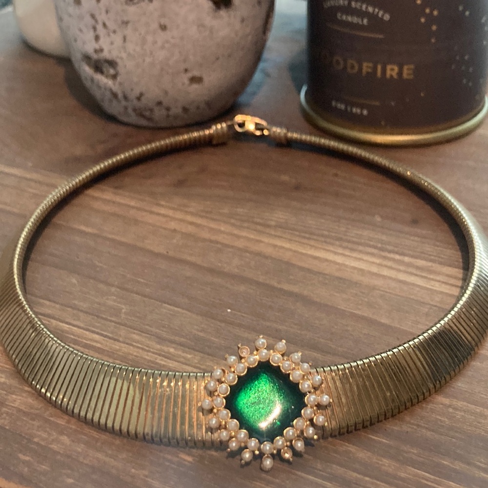 🌸 16” Vintage Retro Green Gold Tone Choker 🌸 So fun!